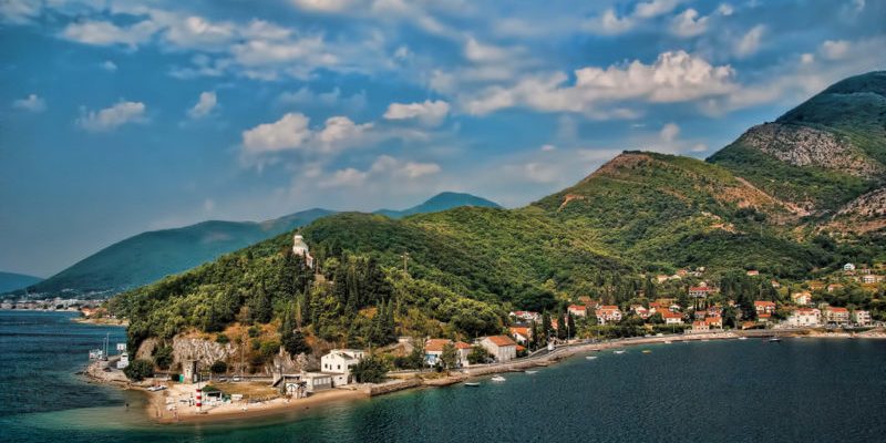 12289811374_bfb2d8373d_b-800×445